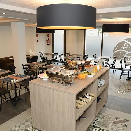 Centre Hotel 2*