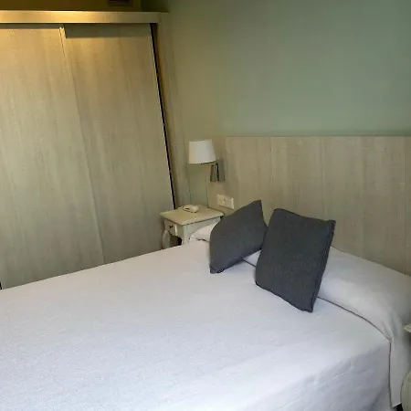 Centre Hotell 2*