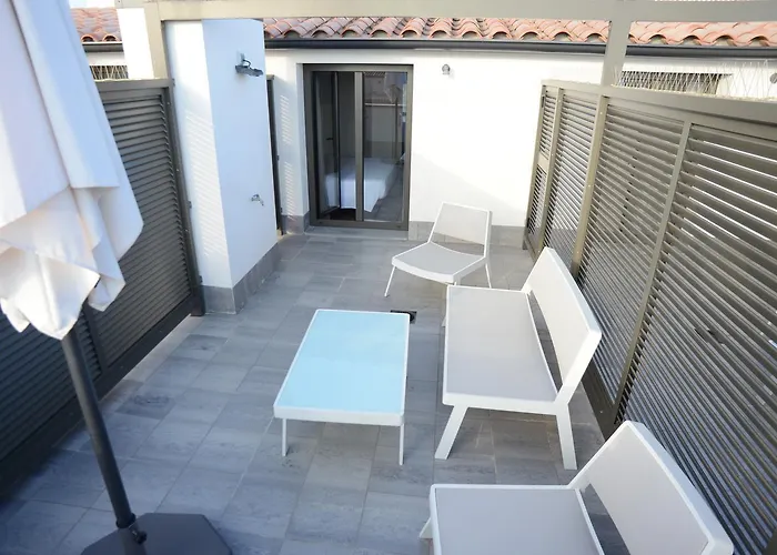 Centre Hotel 2*